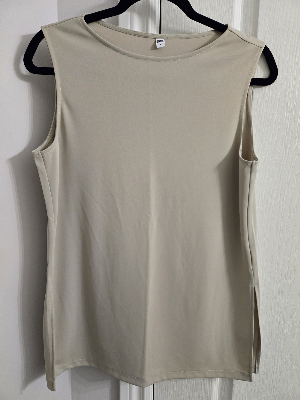 Uniqlo Sleeveless Crewneck Tank Top - Beige